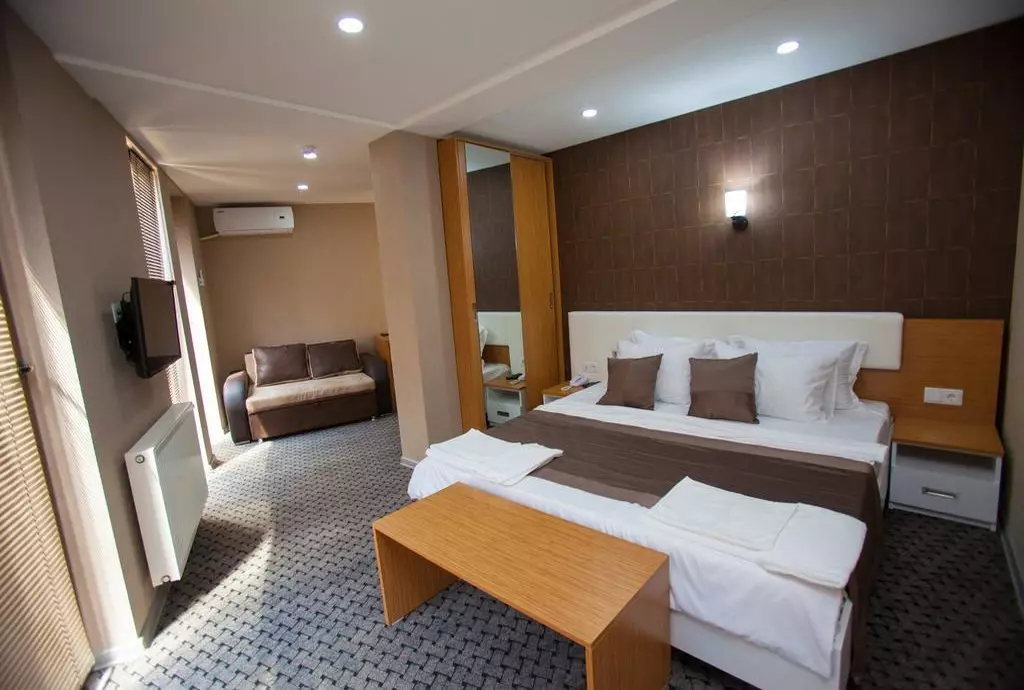 hotel voyager tbilisi_shabavizparvaz_01.jpg